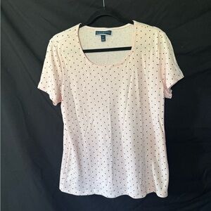 Karen Scott Light Pink Scoop Neck Short Sleeve Tee with Black Dots